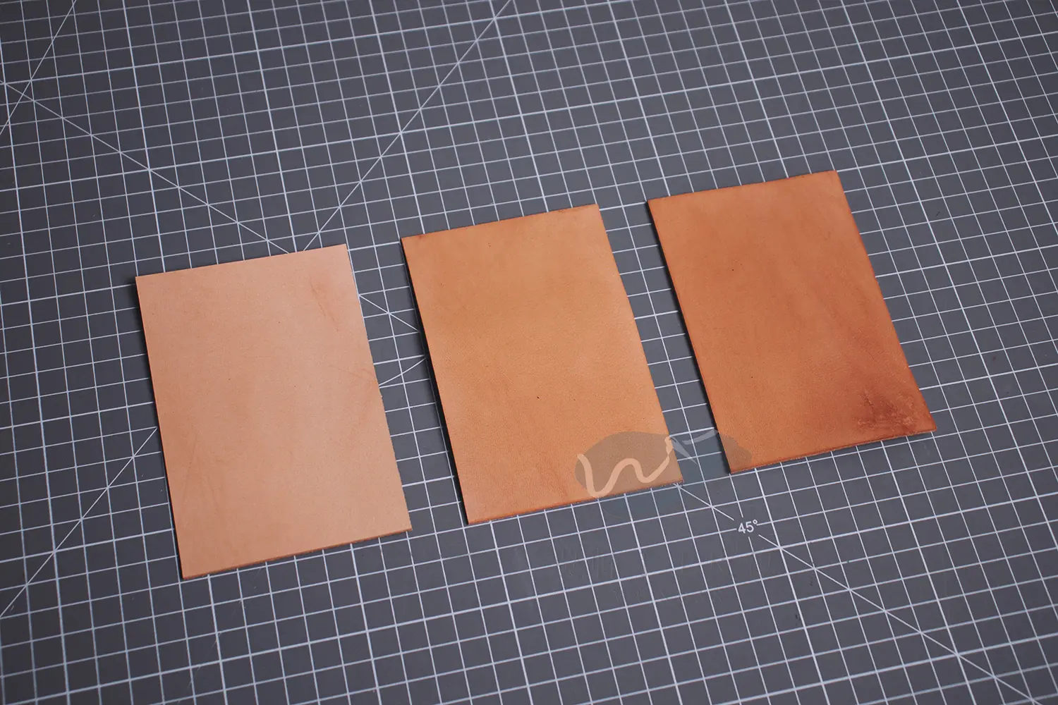 皮革逐步變深(養皮)