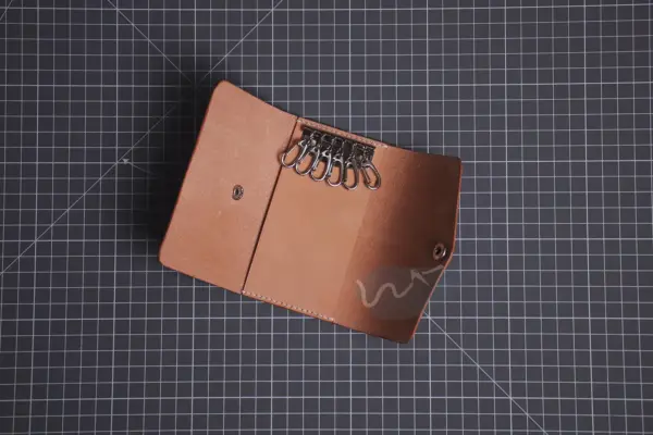 「CP2505鑰匙包」每月皮革課程版型 – 2025/5