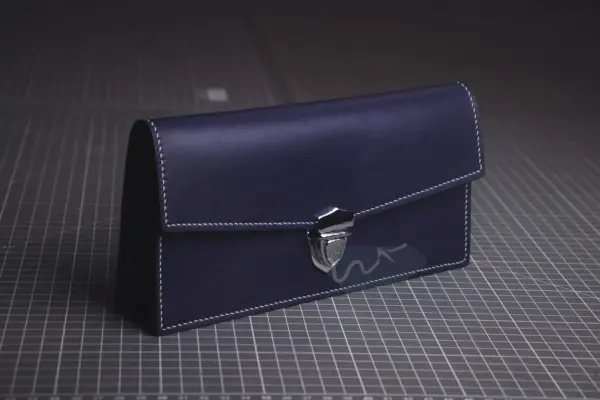 「CP2507中性手拿包」每月皮革課程版型 – 2025/7