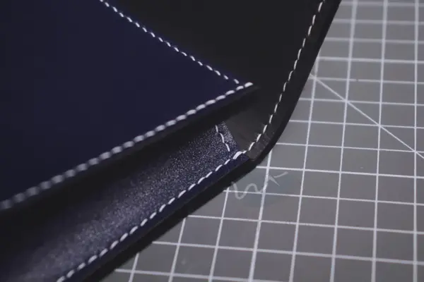 「CP2507中性手拿包」每月皮革課程版型 – 2025/7