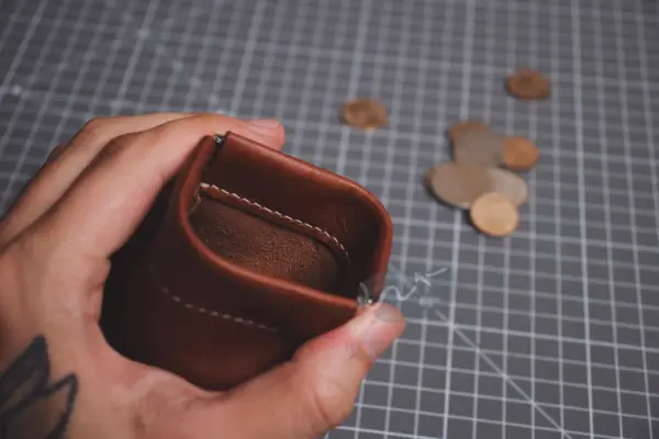 「CP2508彈片零錢包」每月皮革課程版型 – 2025/8